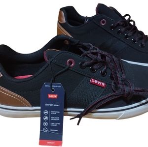 NWT-LEVI TENNIS SHOES-MENS SZ 8 WOMENS SZ 9.5
